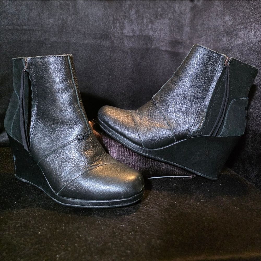 Toms Black Leather Ankle Booties Size W8